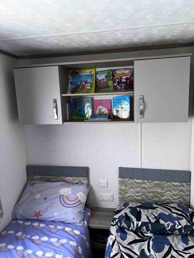 Rohannah Static Caravan Fantastic Family And Friends Holiday East Mersea Bagian luar foto